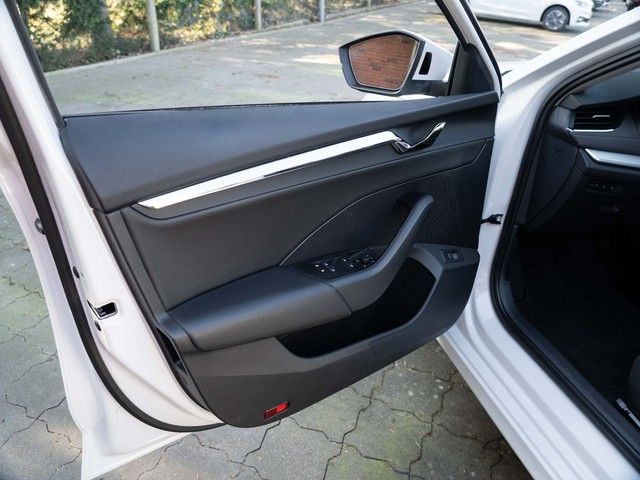 Octavia Combi 2.0 TDI Style DSG AHK+HUD+NAVI+SID