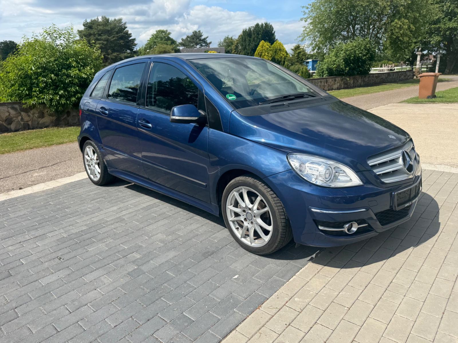 Mercedes-Benz B 170