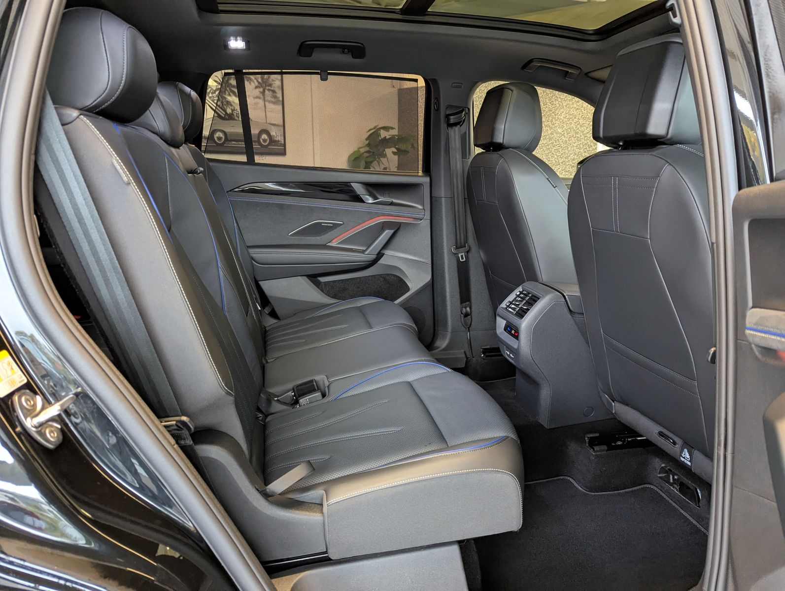 VW Tayron 2.0 R-Line Leder Launch Pano Black AHK 20 - Image 17