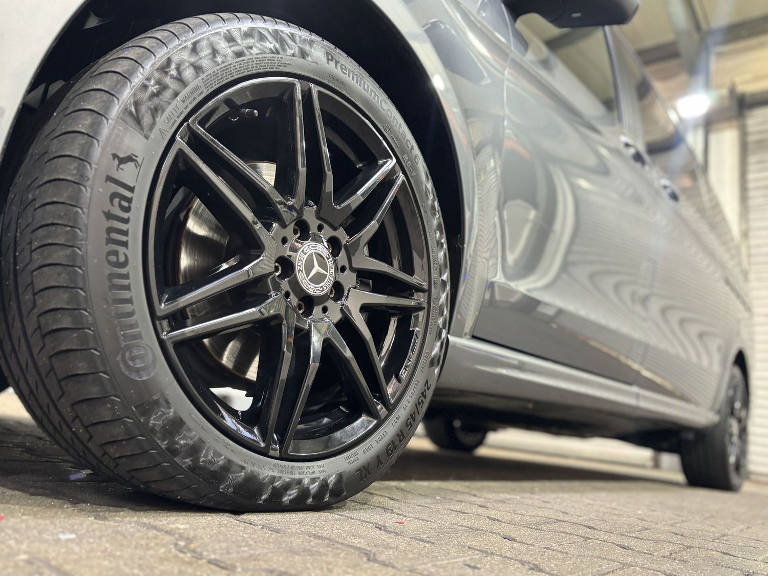 Fahrzeugabbildung Mercedes-Benz V 300 d 4M lang AMG #LED#Kamera#Burmester#Night#