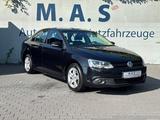 Volkswagen Jetta VI Comfortline  Scheckheft gepfle TÜV Neu - Volkswagen Jetta Comfortline mit Benzin-Antrieb