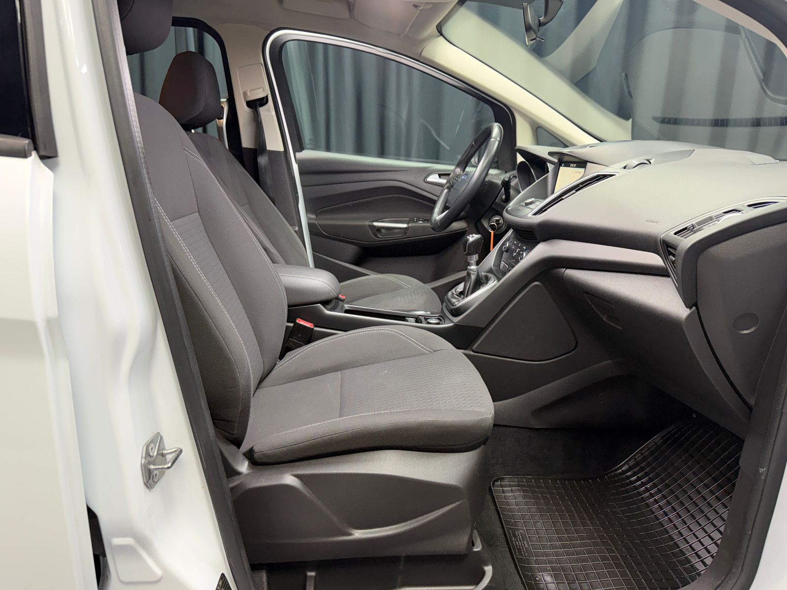 Fahrzeugabbildung Ford Grand C-Max |7-SITZER|PDC|TEMPOMAT