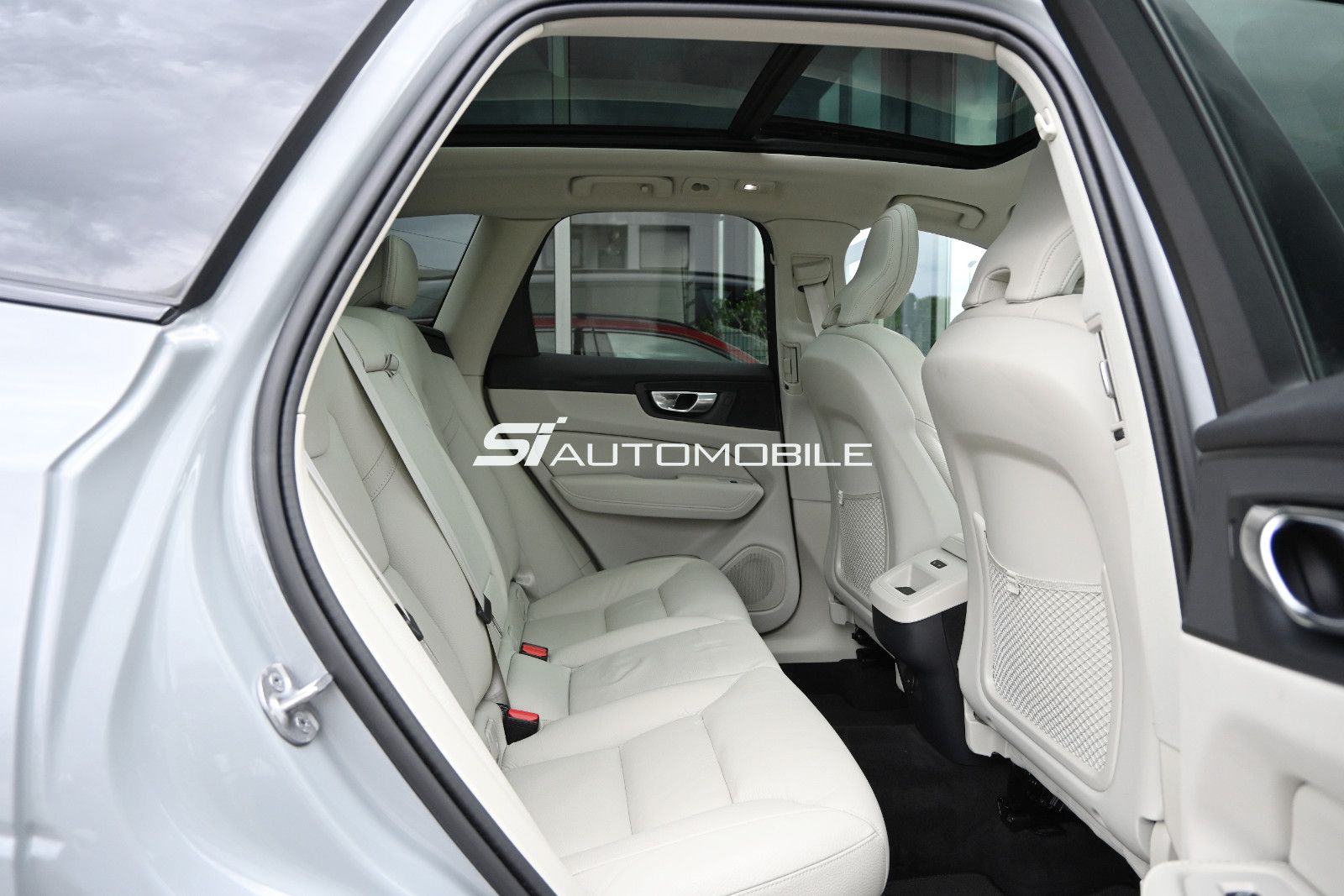 Fahrzeugabbildung Volvo XC60 B4 D AWD Plus Dark °ACC°AHK°PANO°STANDHEIZ°