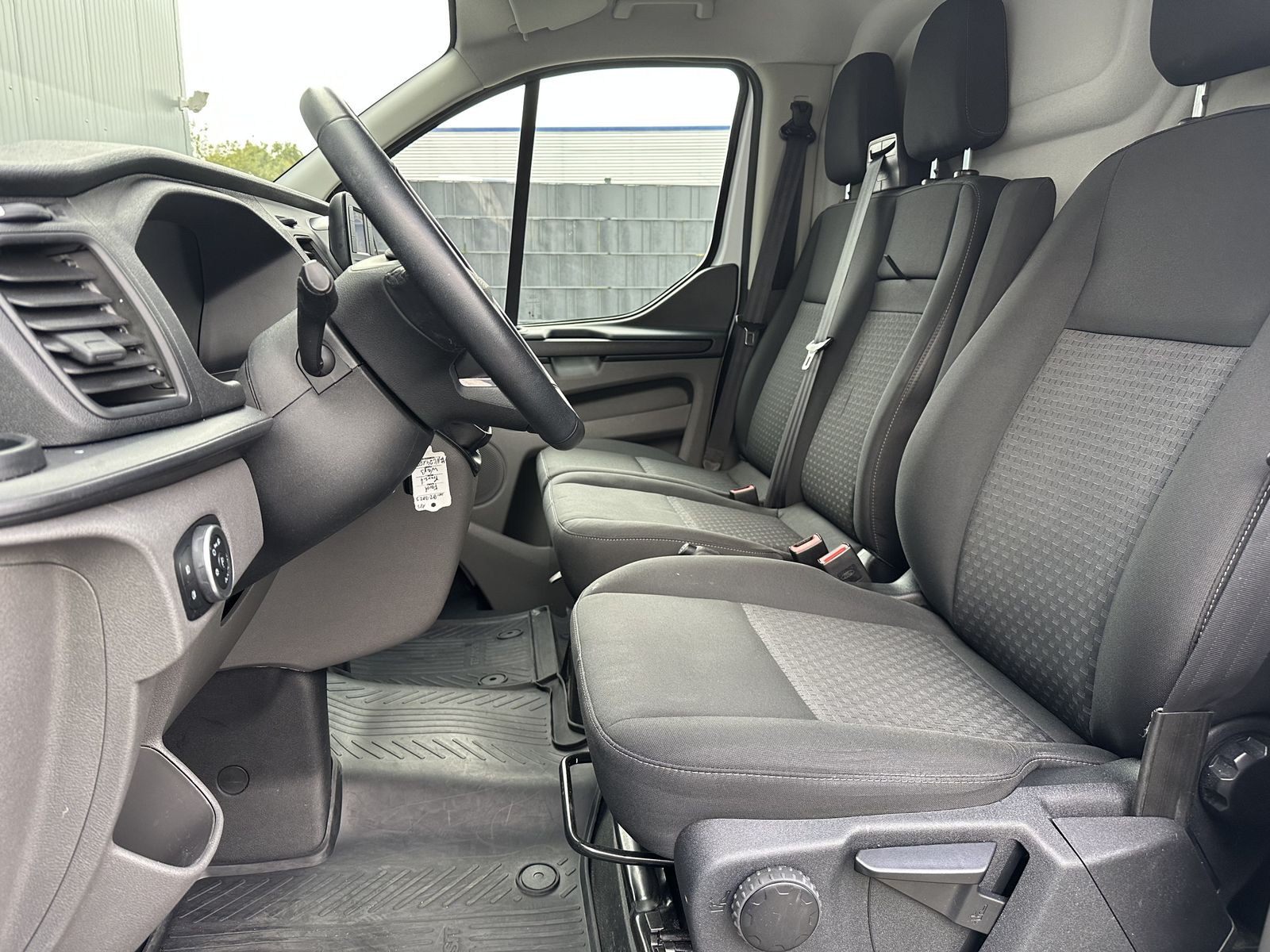 Fahrzeugabbildung Ford Transit Custom 300 L2H1 KAMERA+PP+BLUETOOTH+1HD