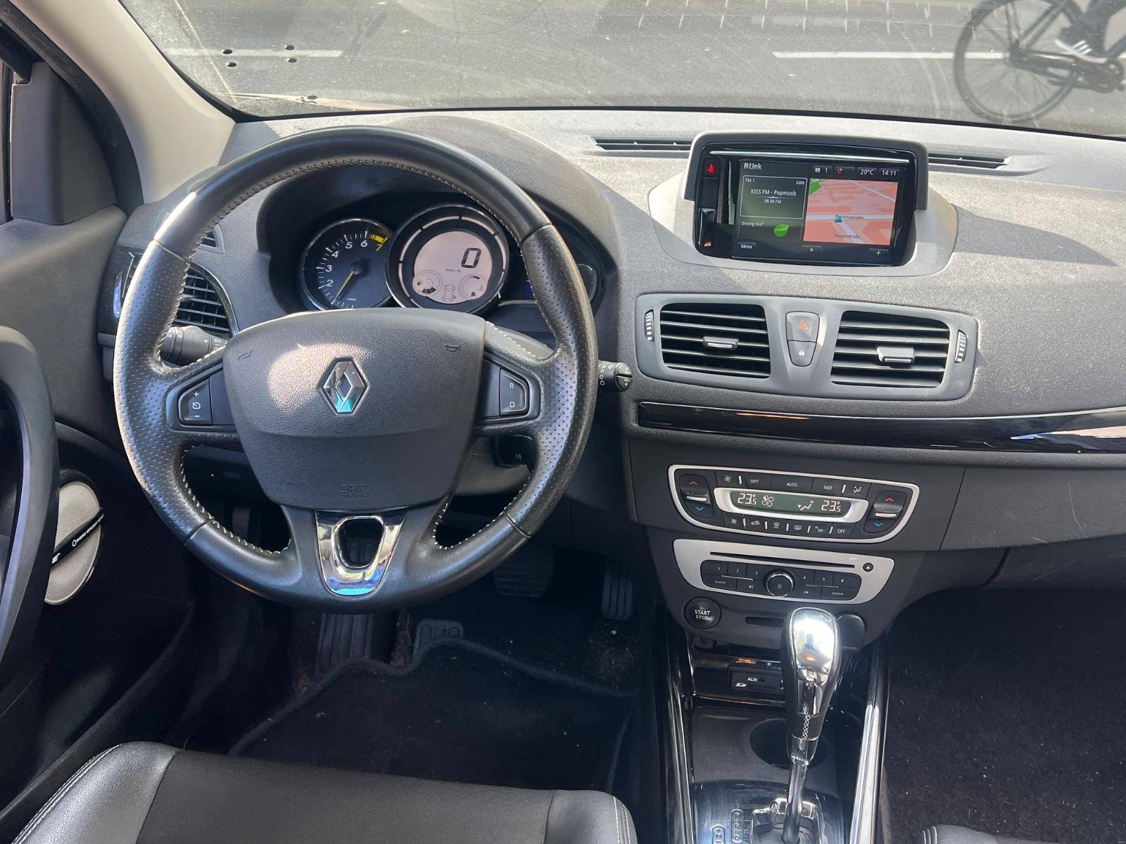 Renault Megane 2015 — photo 10