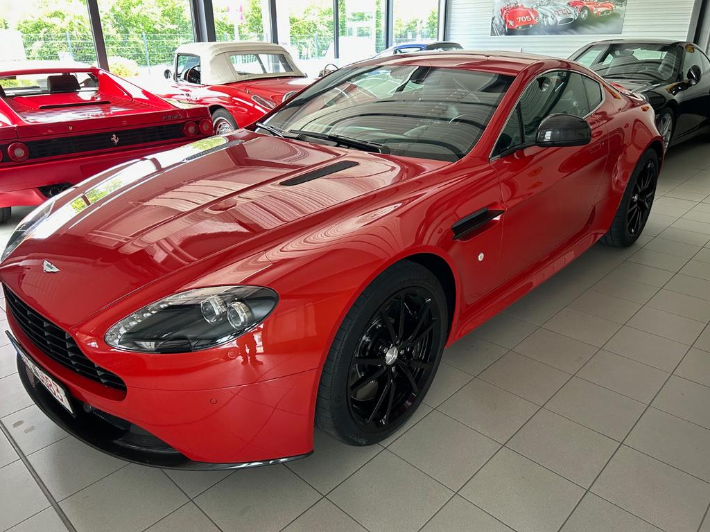 Aston Martin V8 Vantage