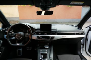 Fahrzeugabbildung Audi A4 Avant quattro  S line Sport / Plus,