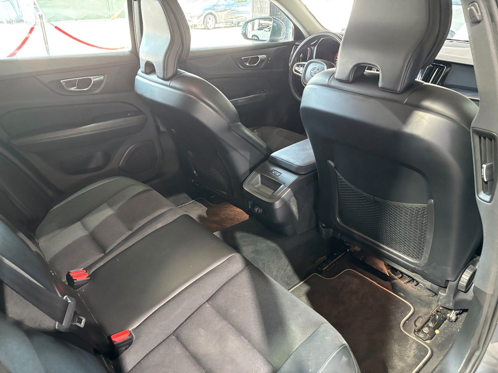 Fahrzeugabbildung Volvo V60 Momentum /KAMERA/LED/SHZ/ACC+/NAVI