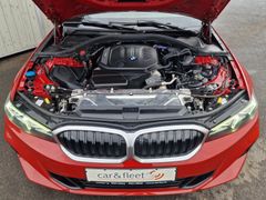 Fahrzeugabbildung BMW 320dA xDrive Touring Navi LED SiHz Tempo PDC AHK