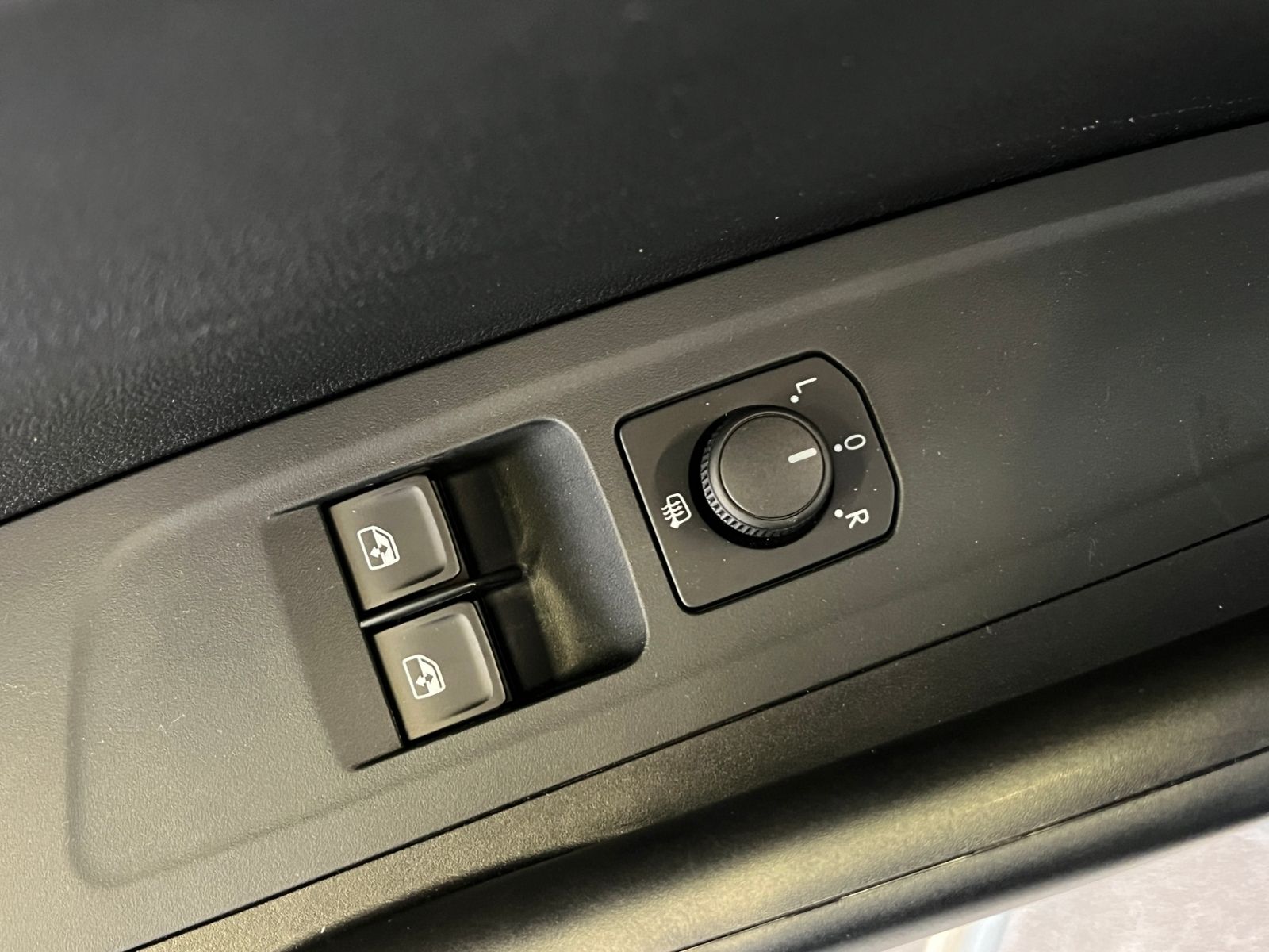 Fahrzeugabbildung SKODA Fabia IV Selection 1.0 TSI DSG *AHK, LED, SmartL