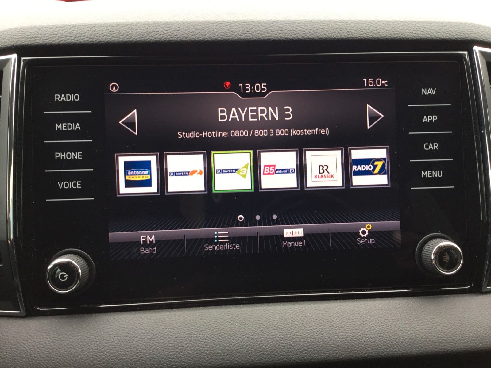 Fahrzeugabbildung SKODA Karoq 2.0 TDI Style 4x4+LED+AHK+18"+Navi