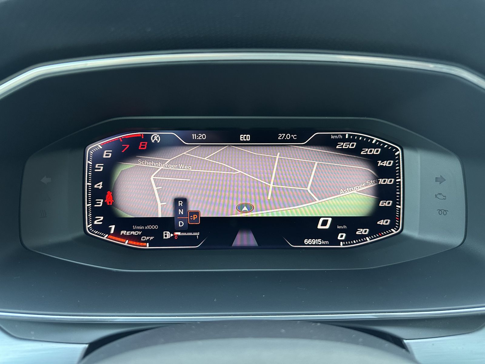 Fahrzeugabbildung SEAT Leon 1.5 eTSI DSG FR NAV+LED+KAMERA+18ZO+LHZ+VC