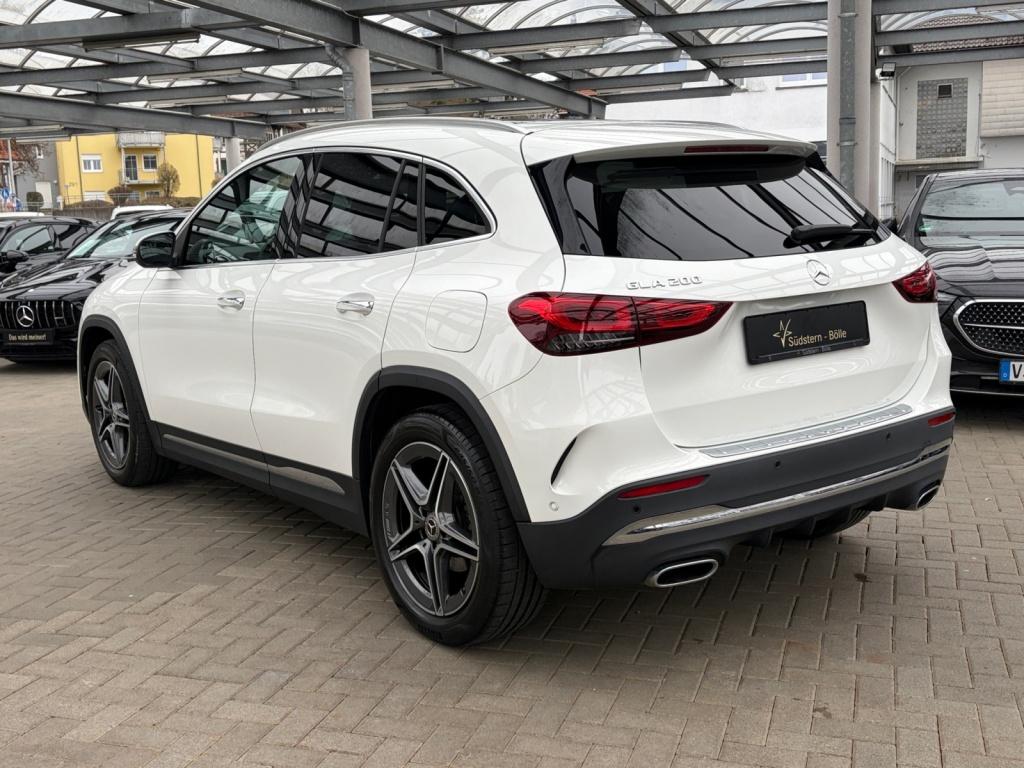 Mercedes-Benz GLA 200 AMG+PANO-DACH+KAMERA+MEMO+MULTIBEAM-LED