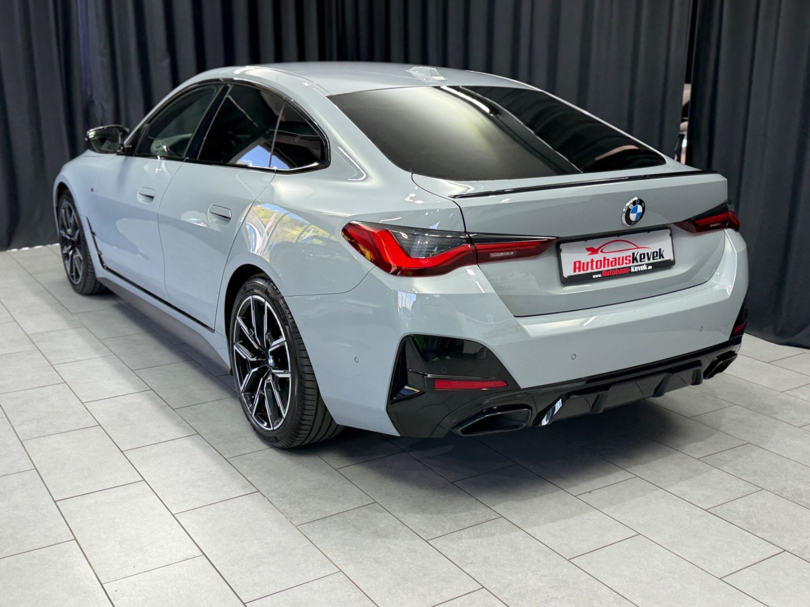 Fahrzeugabbildung BMW M440i Gran Coupe M-PAKET PRO|H&K|1.HAND