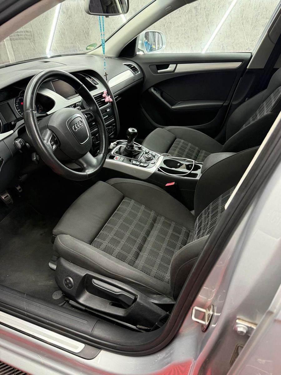 Audi A4 2012 — photo 5