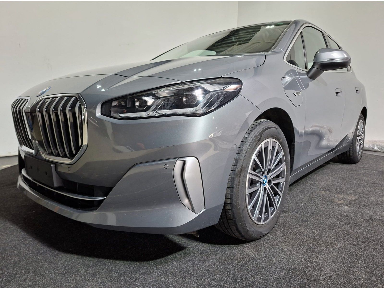 BMW 225 225e XDRIVE | Nav