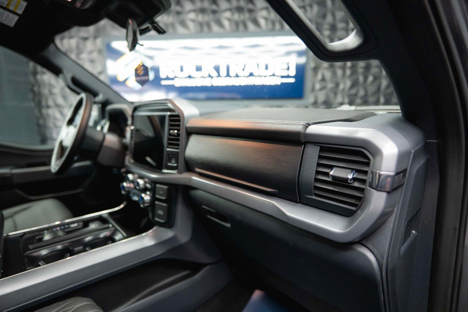 Fahrzeugabbildung Ford F150 5.0L V8 4x4 Offroad SuperCrew RAPTOR 19%