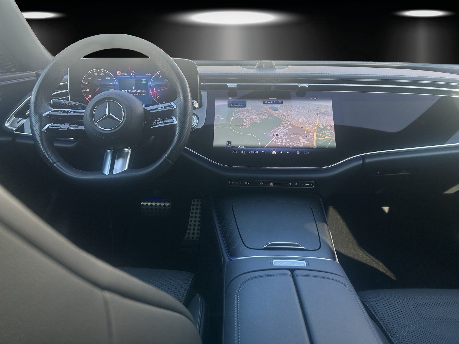 Fahrzeugabbildung Mercedes-Benz E200 T AMG Advan+ SUPERSCREEN LederPkt AHK Night