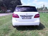 Mercedes-Benz B 200 d 4MATIC DCT Urban Urban - Mercedes-Benz B 200: 4matic