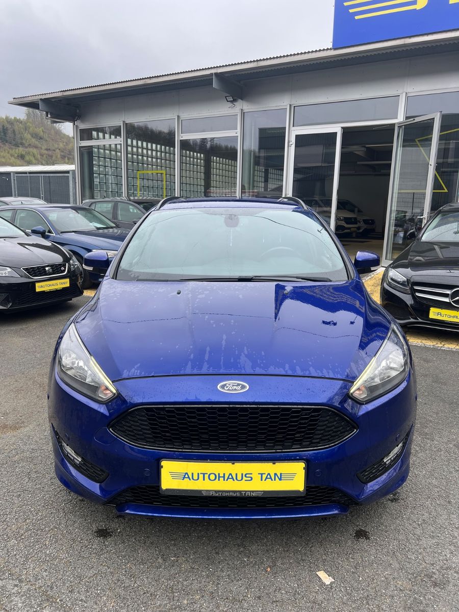 Fahrzeugabbildung Ford Focus Turnier 1.5 ST-Line *RÜCKFAHRKAMERA*