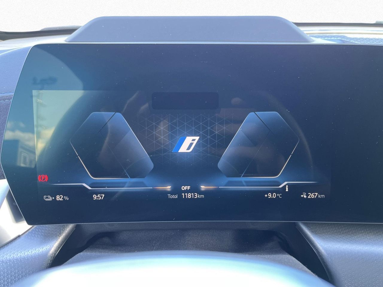 BMW iX2 - Bild 12