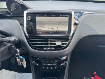 Peugeot 2008 - 11