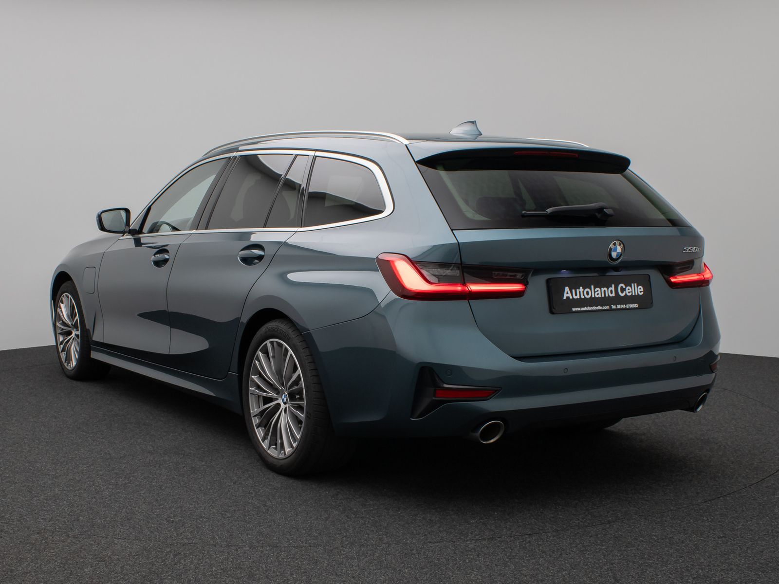 Fahrzeugabbildung BMW 330e  Sport Line Kamera DAB HiFi Komfort Alarm