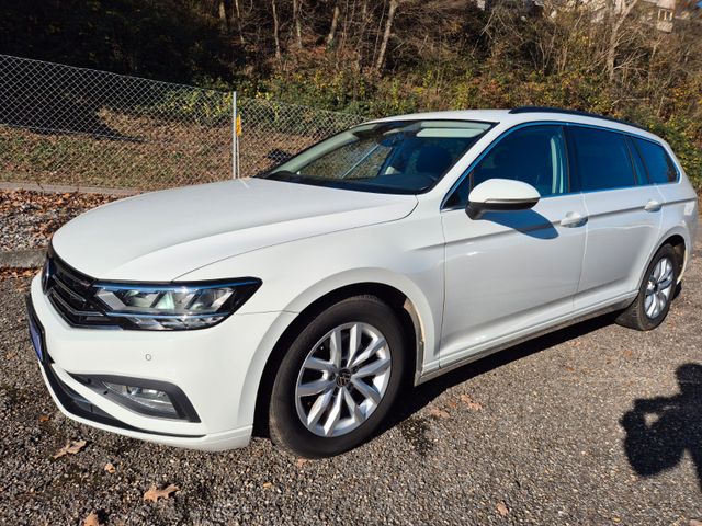 Volkswagen Passat Variant Business DSG AHK/NAVI/ACC/LED