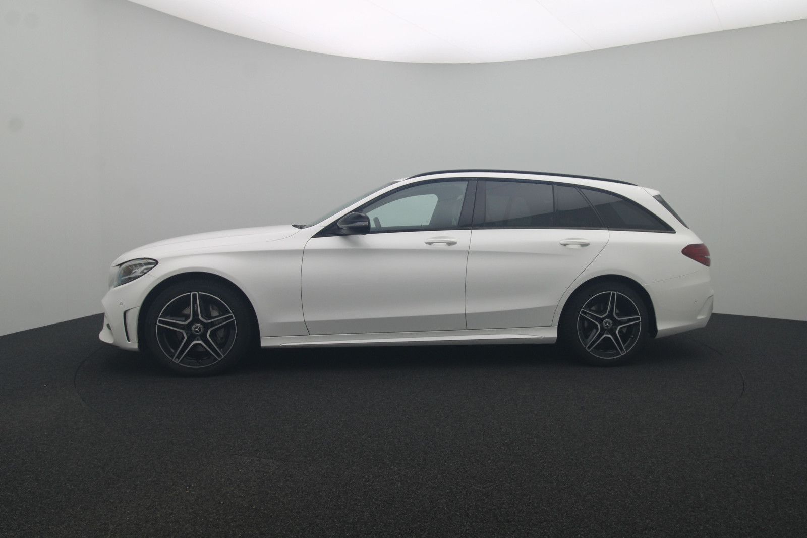 Fahrzeugabbildung Mercedes-Benz C 220d T-Modell 4Matic AMG-Line Night-Paket