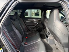 AUDI RS6 Avant PERFORMANCE/ STANDHZG./ B&O/ 22"/ PANO AUDI RS6 Avant PERFORMANCE/ STANDHZG./ B&O/ 22"/ PANO