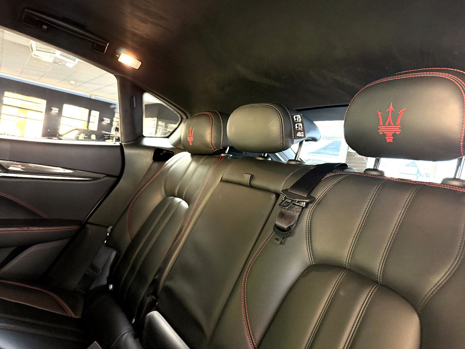 Fahrzeugabbildung Maserati Levante S/CARBON/HARMAN-KARDON/KAMERA/BRD