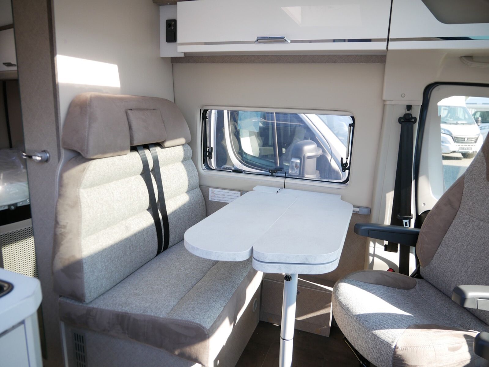 Fahrzeugabbildung Karmann Davis Lifestyle DA 590 LS Panorama + Automatik