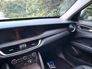 Alfa-Romeo Stelvio - 11