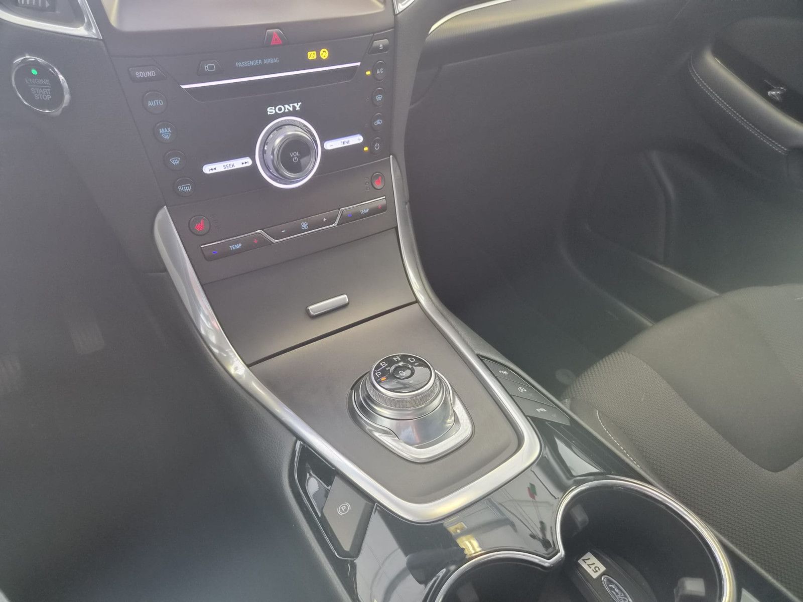 Fahrzeugabbildung Ford S-Max Titanium / 7 SITZE / SCHECKHEFT