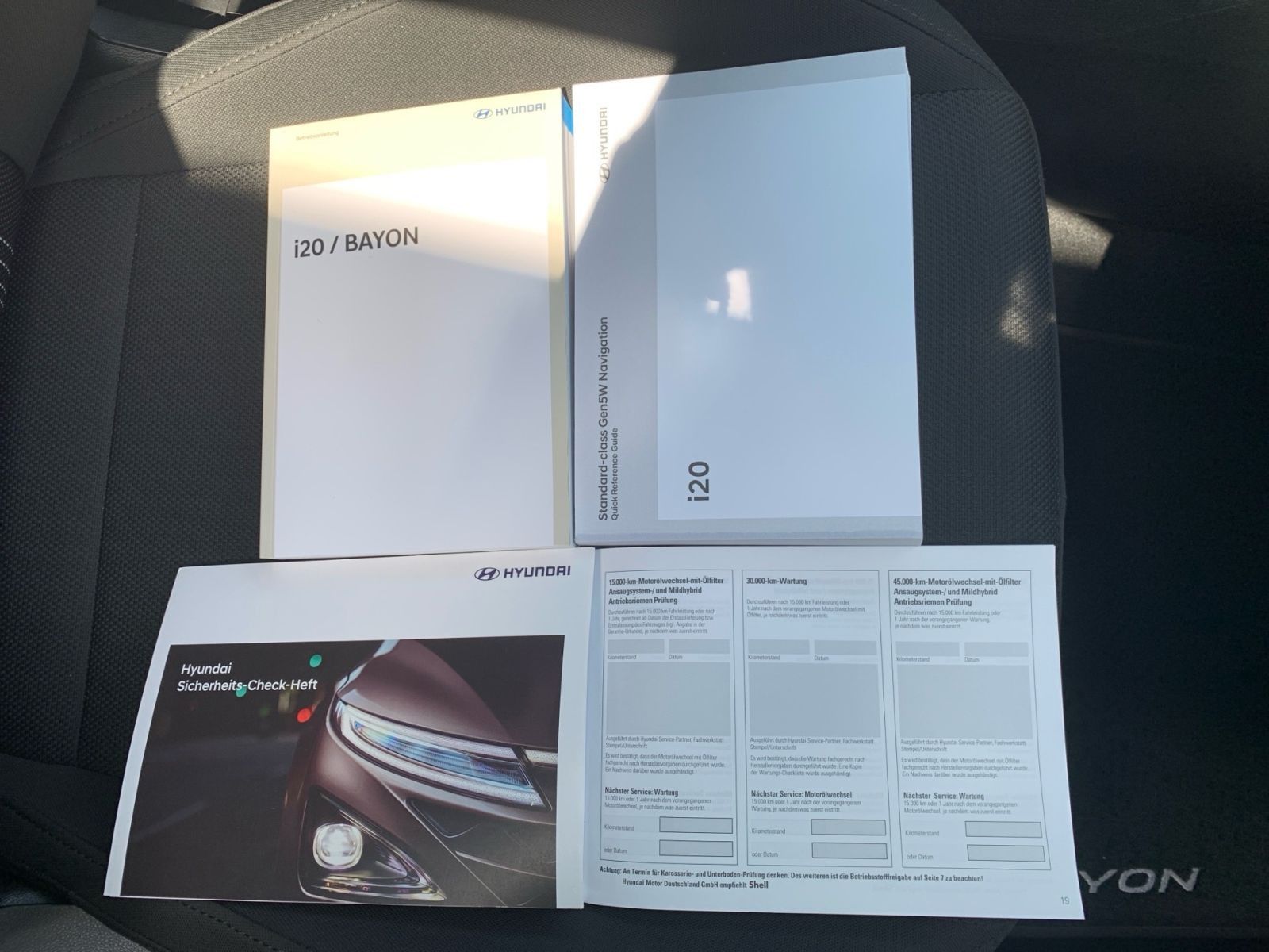 Fahrzeugabbildung Hyundai Bayon 1.0 T-GDI Select Navi Allwetter Klima