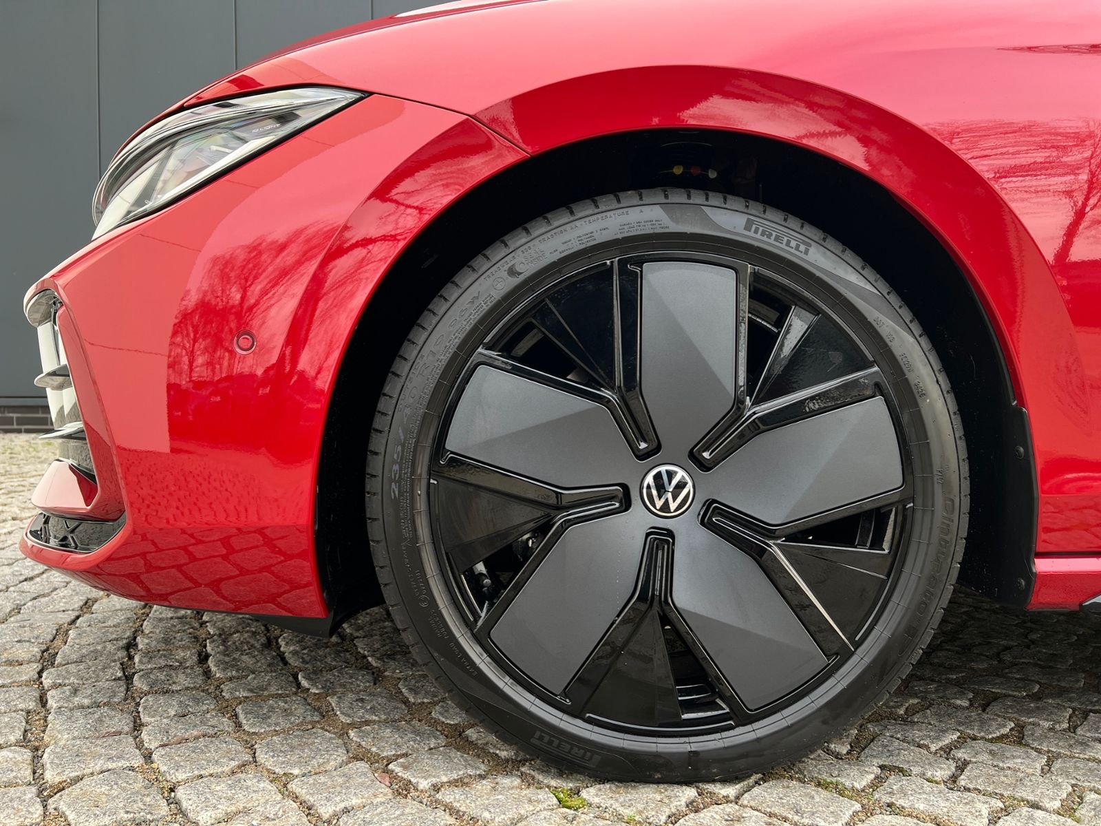 Fahrzeugabbildung Volkswagen Passat Variant R-Line 2.0 TDI DSG 4MOTION *AHK,