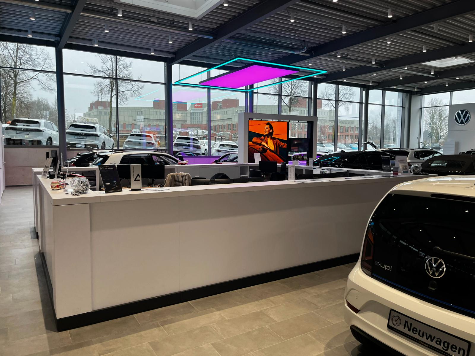 showroom-image-top