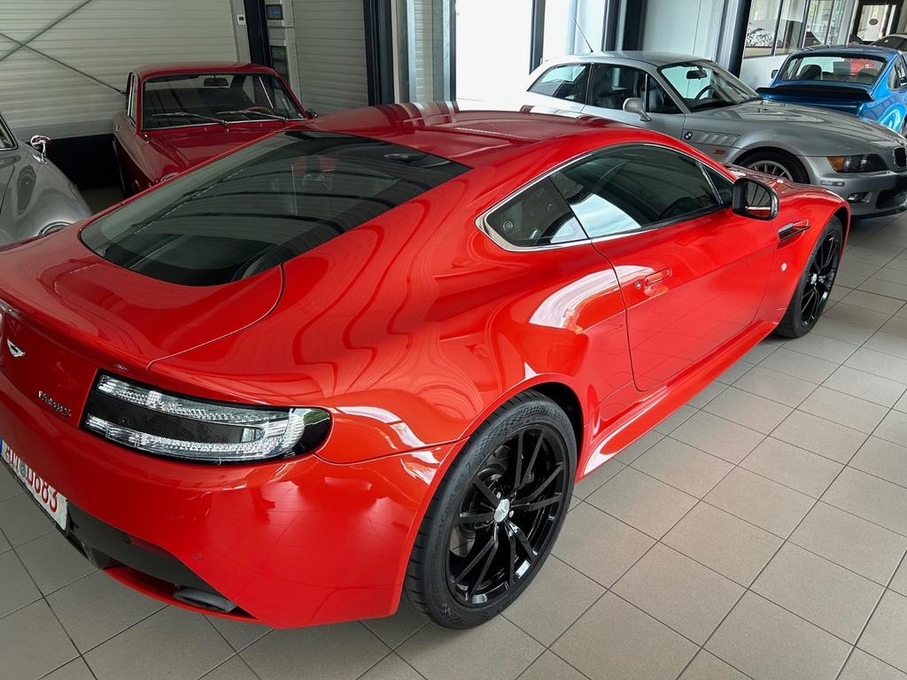 Aston Martin V8 Vantage