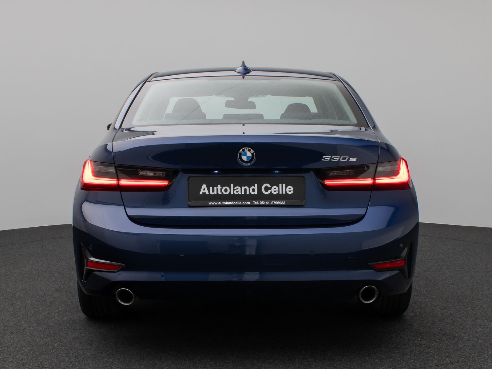 Fahrzeugabbildung BMW 330e CockPitPr Navi PDC Alarm Geschwindigkeitsre