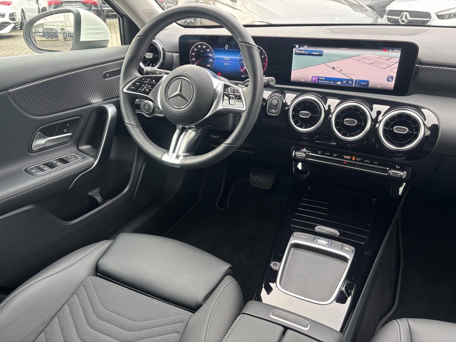 Fahrzeugabbildung Mercedes-Benz A 180 PROGRESSIVE*LED*KAMERA*SPURHALTE*