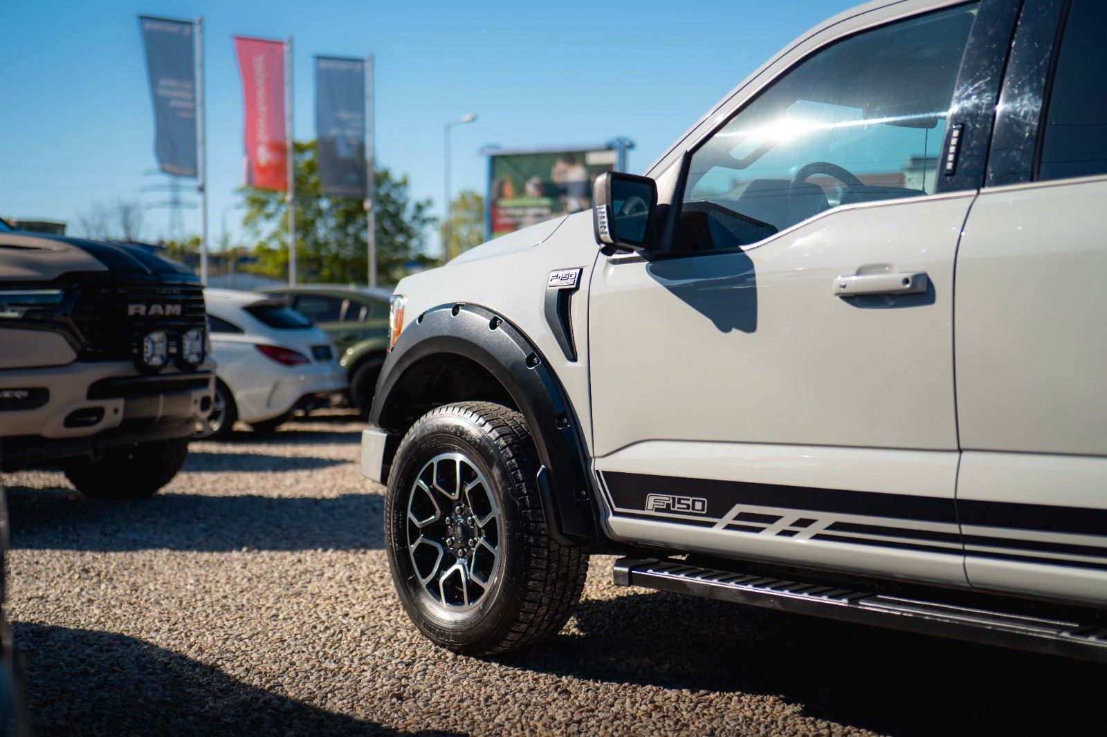 Fahrzeugabbildung Ford F150 3.5L V6 PowerBoost RAPTOR Twin-Turbo 4x4