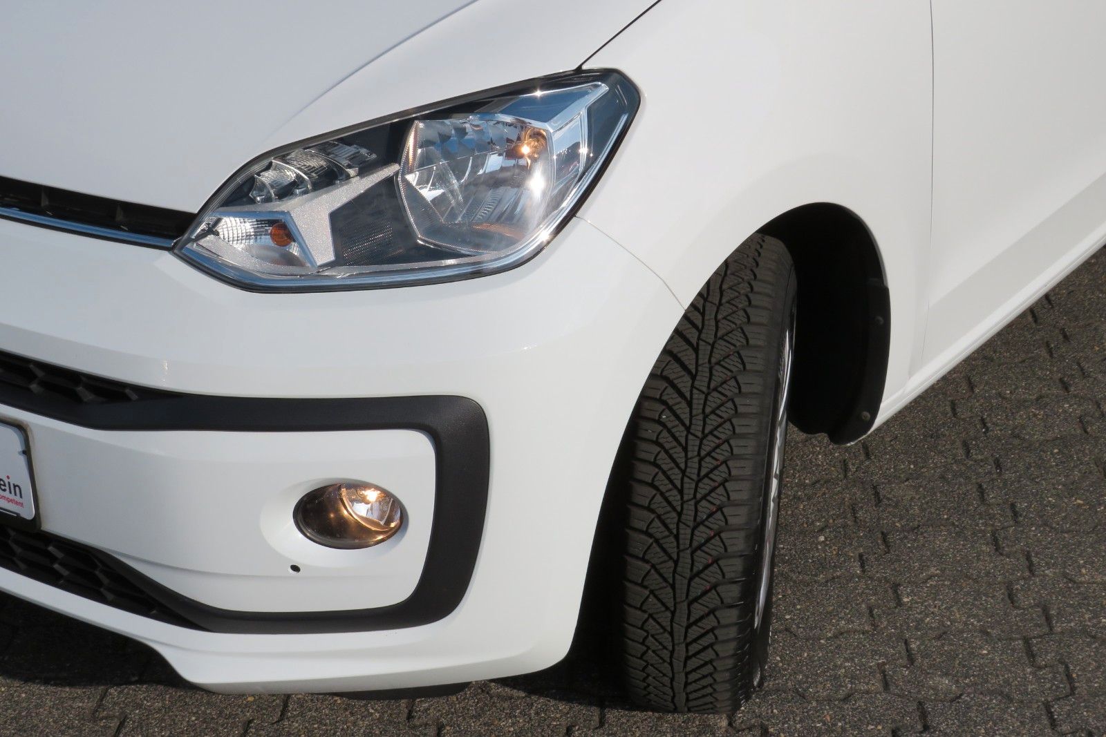 Fahrzeugabbildung Volkswagen up!  SITZHEIZUNG KLIMA 4-TÜREN NEBEL GJ 1.H