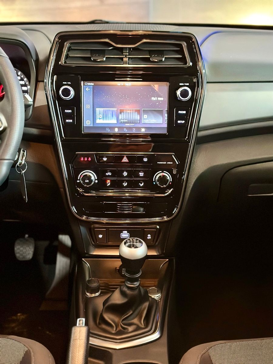 Fahrzeugabbildung Ssangyong Tivoli Amber 1,5P 2WD