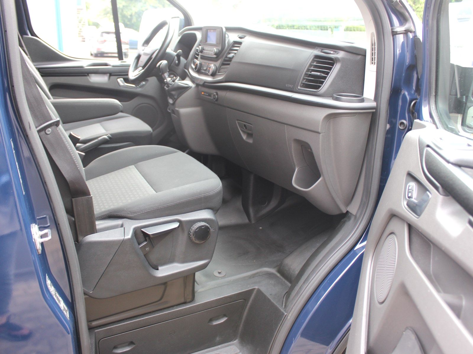 Fahrzeugabbildung Ford Transit Custom 320 L1 Trend