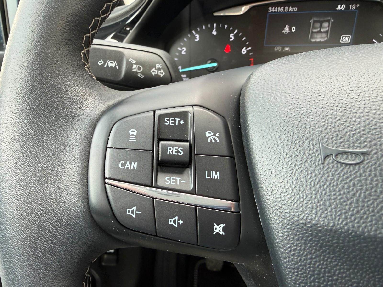 Ford Fiesta Titanium 8 FACH LED PDC RFK ACC DAB
