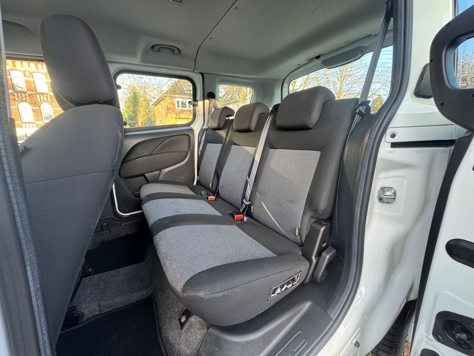 Doblo *Klima*Radio*AHK*Elktr.Fenster*1Hand*