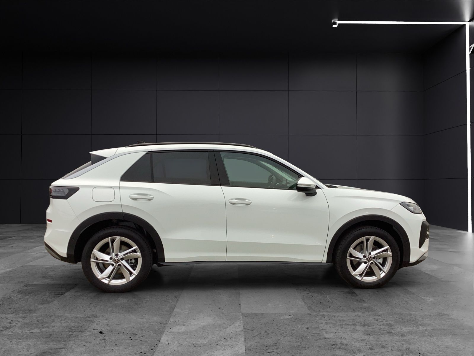 Fahrzeugabbildung Volkswagen T-Roc Life eTSI DSG LED+ ACC SH RearView Ambient