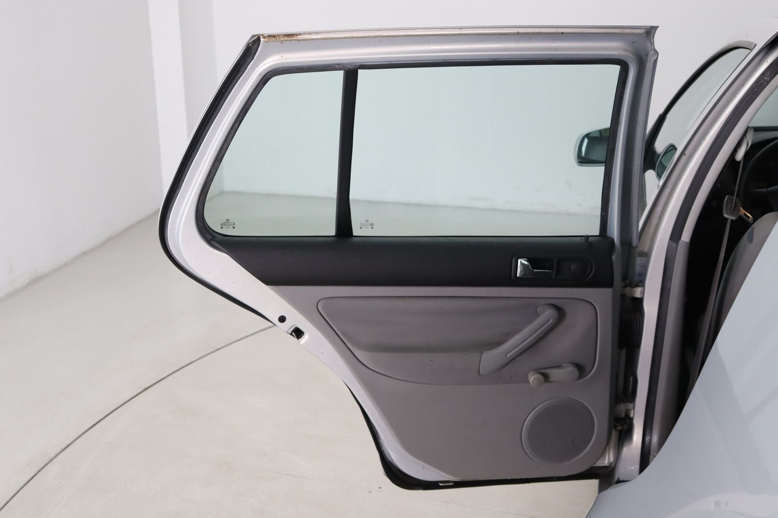 Fahrzeugabbildung Volkswagen Golf 1.6 * Klima *