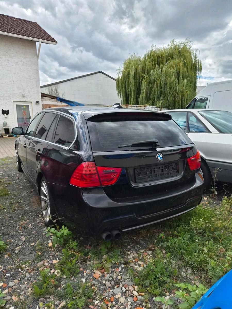 BMW 330 2012 — photo 6