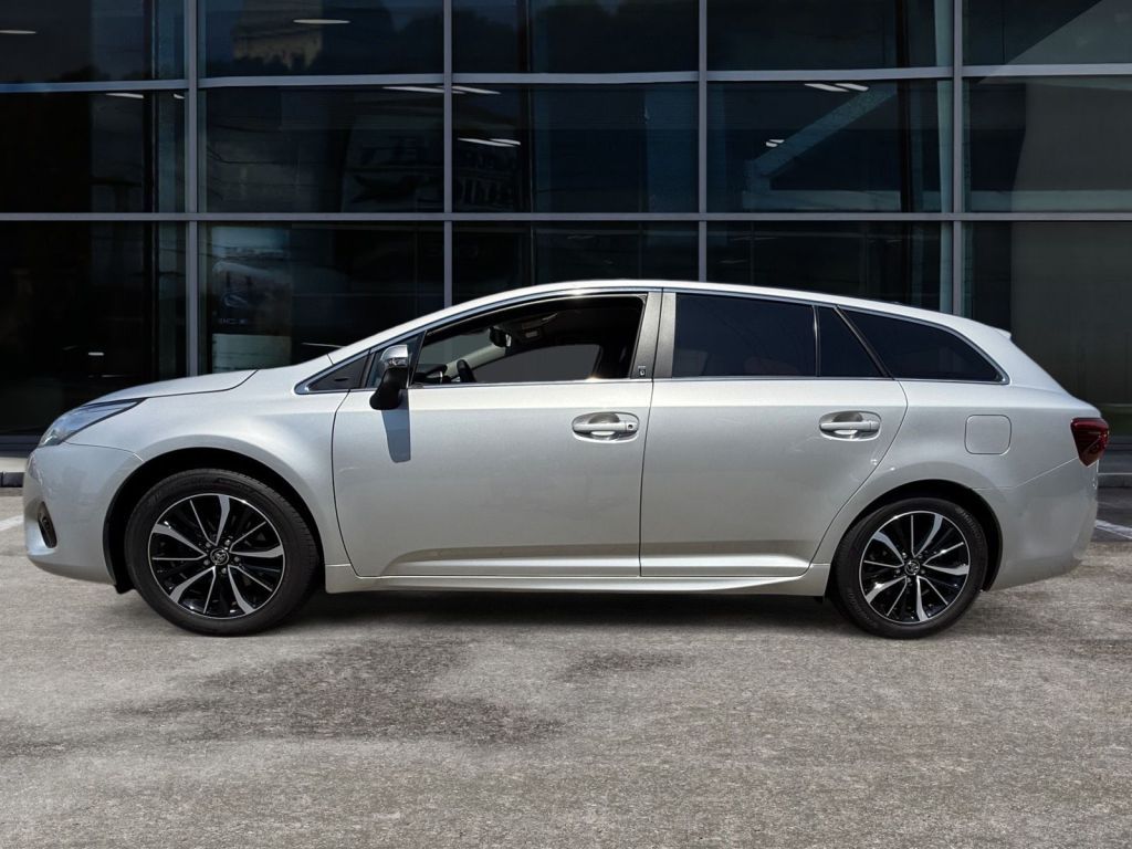 Fahrzeugabbildung Toyota Avensis Touring Sports 1.8 Team Deutschland